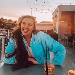 Meet your Posher, Elyssa